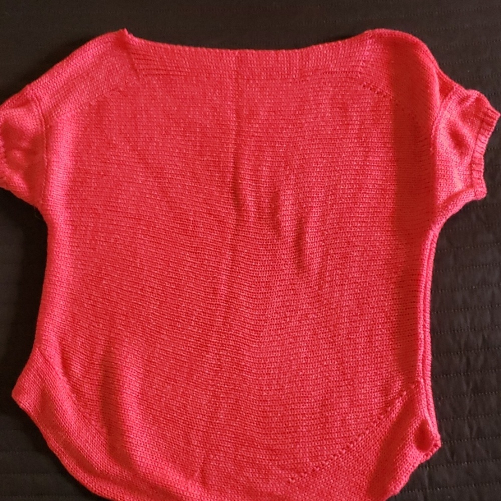 Bright coral pink knit short sleeve sweater